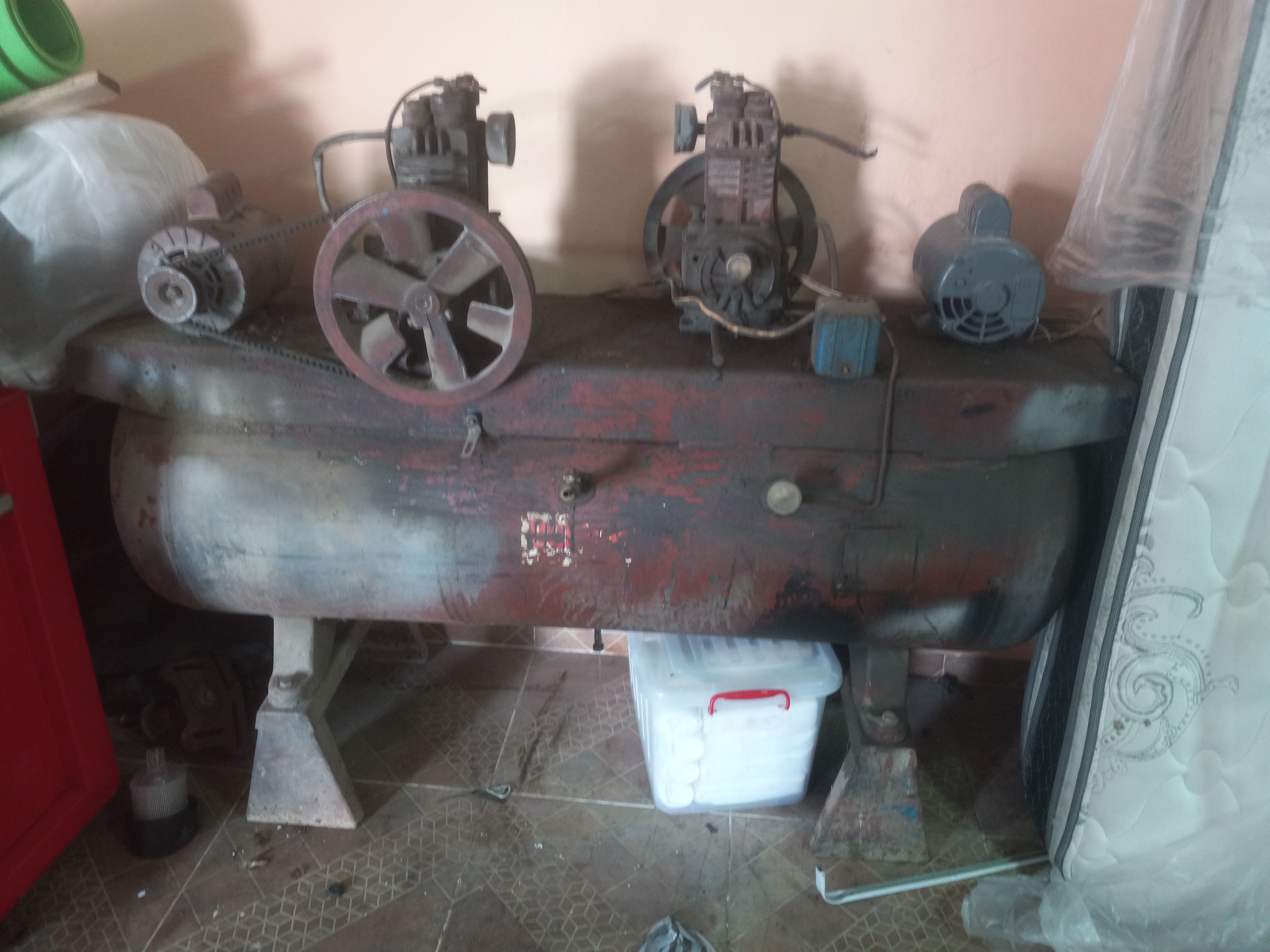 construccion e industrial - Compresor eléctrico industrial,  150 PSI , 80 Gls. 3