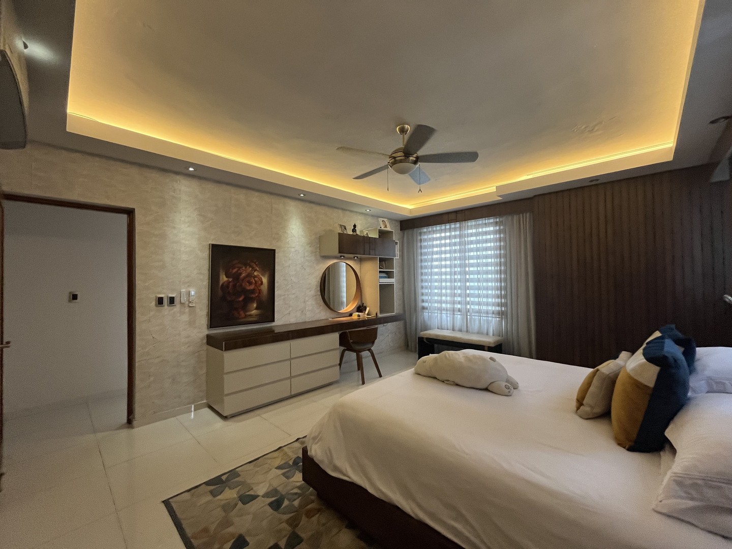 apartamentos - Penthouse en venta en Naco de 3 niveles con amplia vista a la ciudad
 1