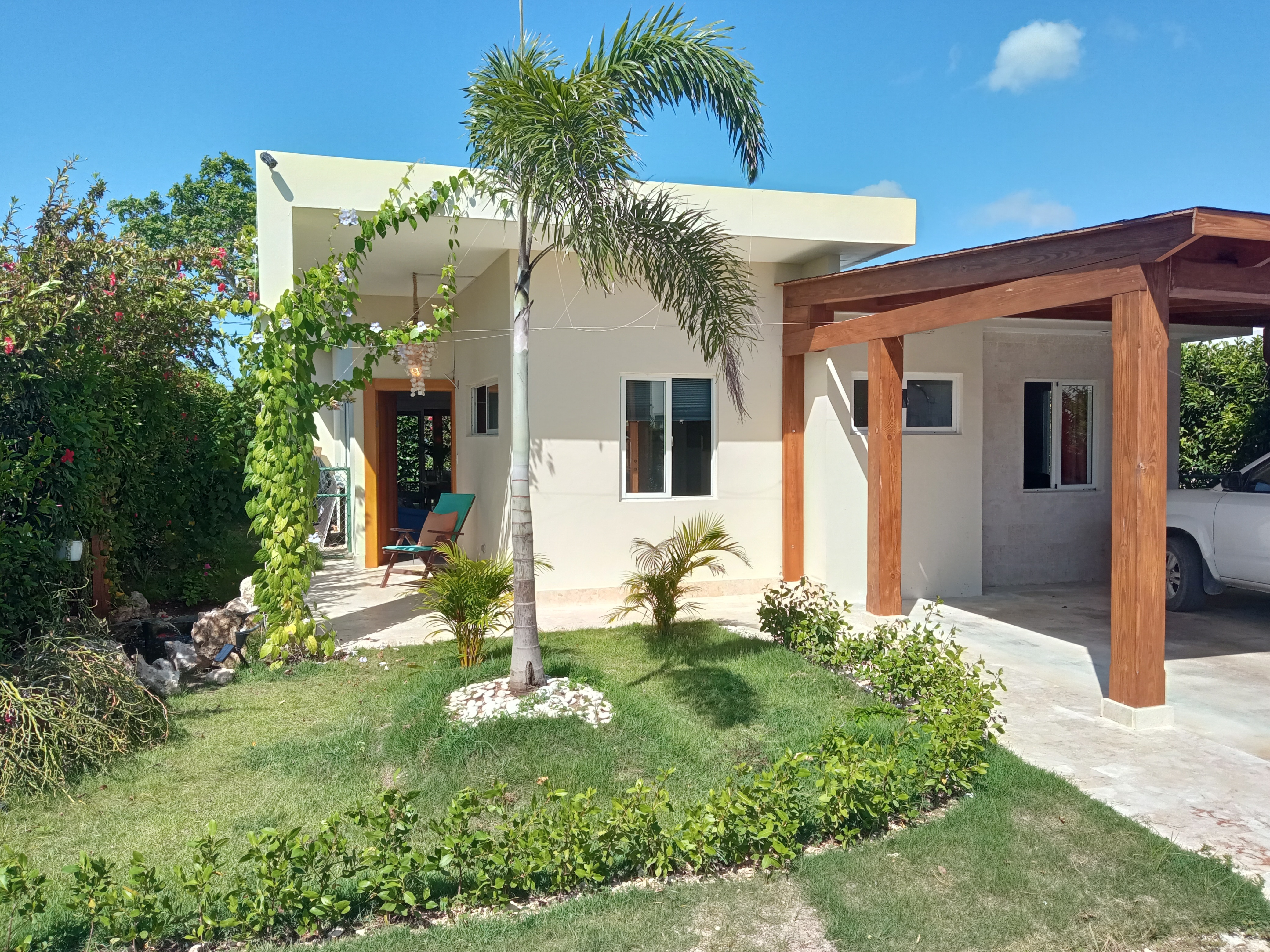 muebles y colchones - vendo hermosa casa en Punta cana 6