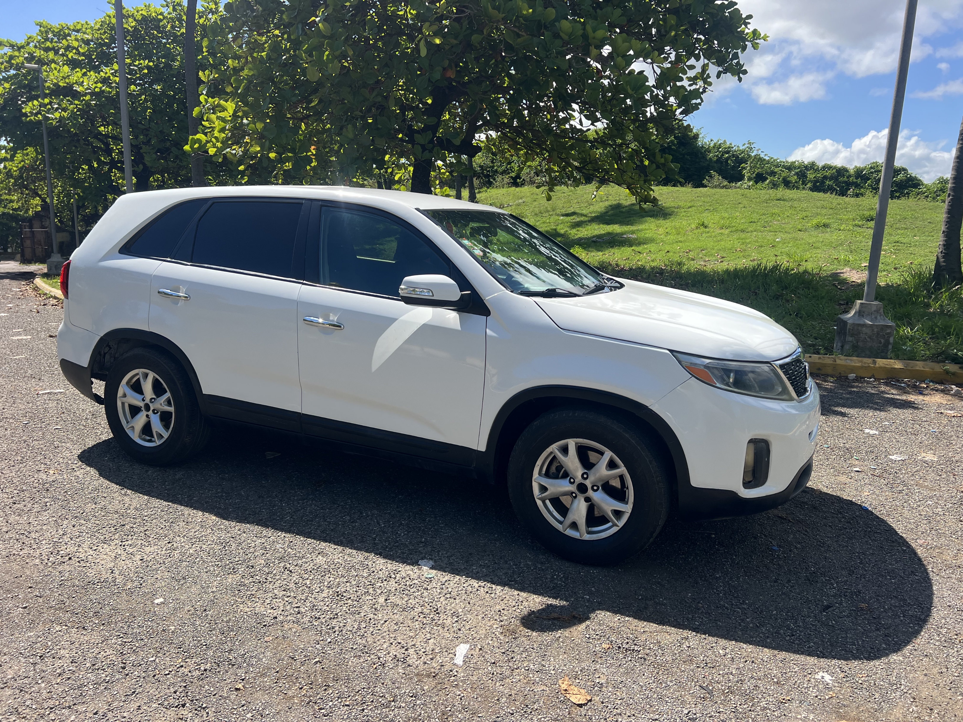 jeepetas y camionetas - VENDO KIA SORENTO DE OPORTUNIDAD
2 meses de garantía para el motor y transmisión 2