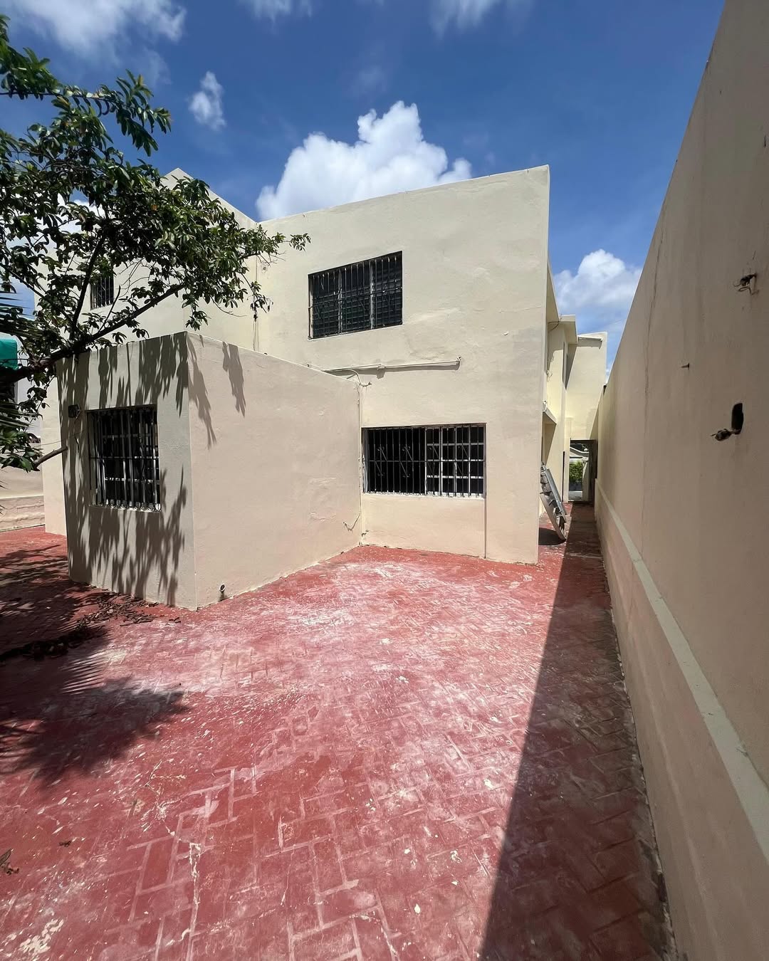 casas - Casa en venta en Las Praderas de dos niveles 280.7 3