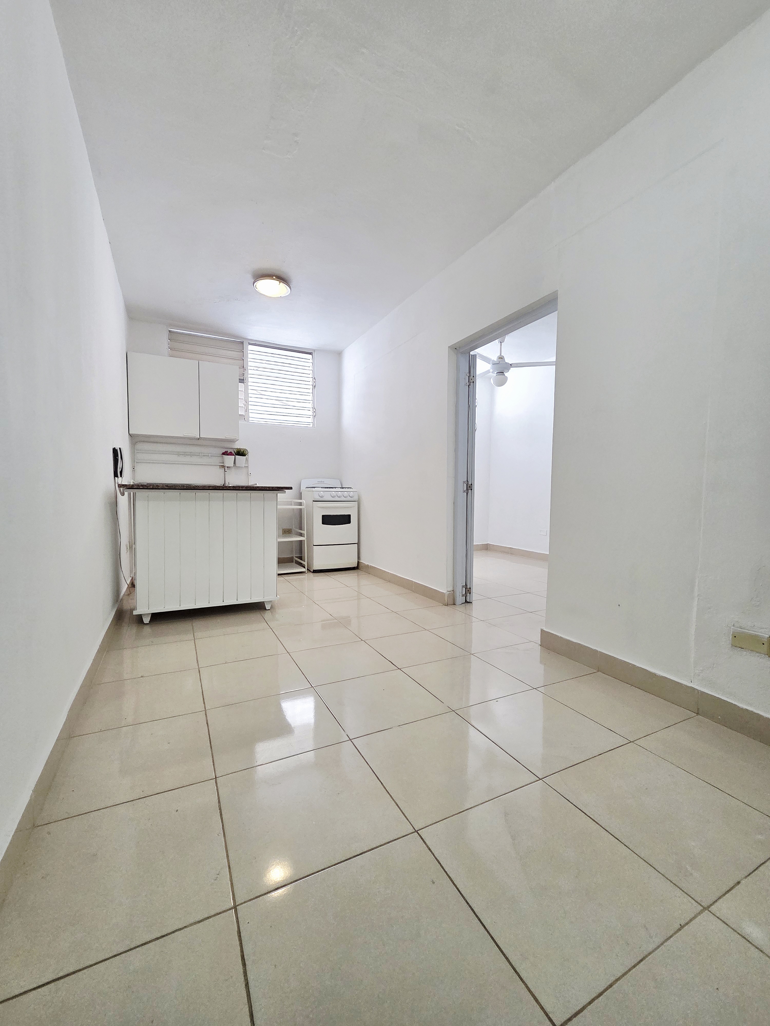 apartamentos - Alquiler para dama Zona Universitaria 15,500 1hab 