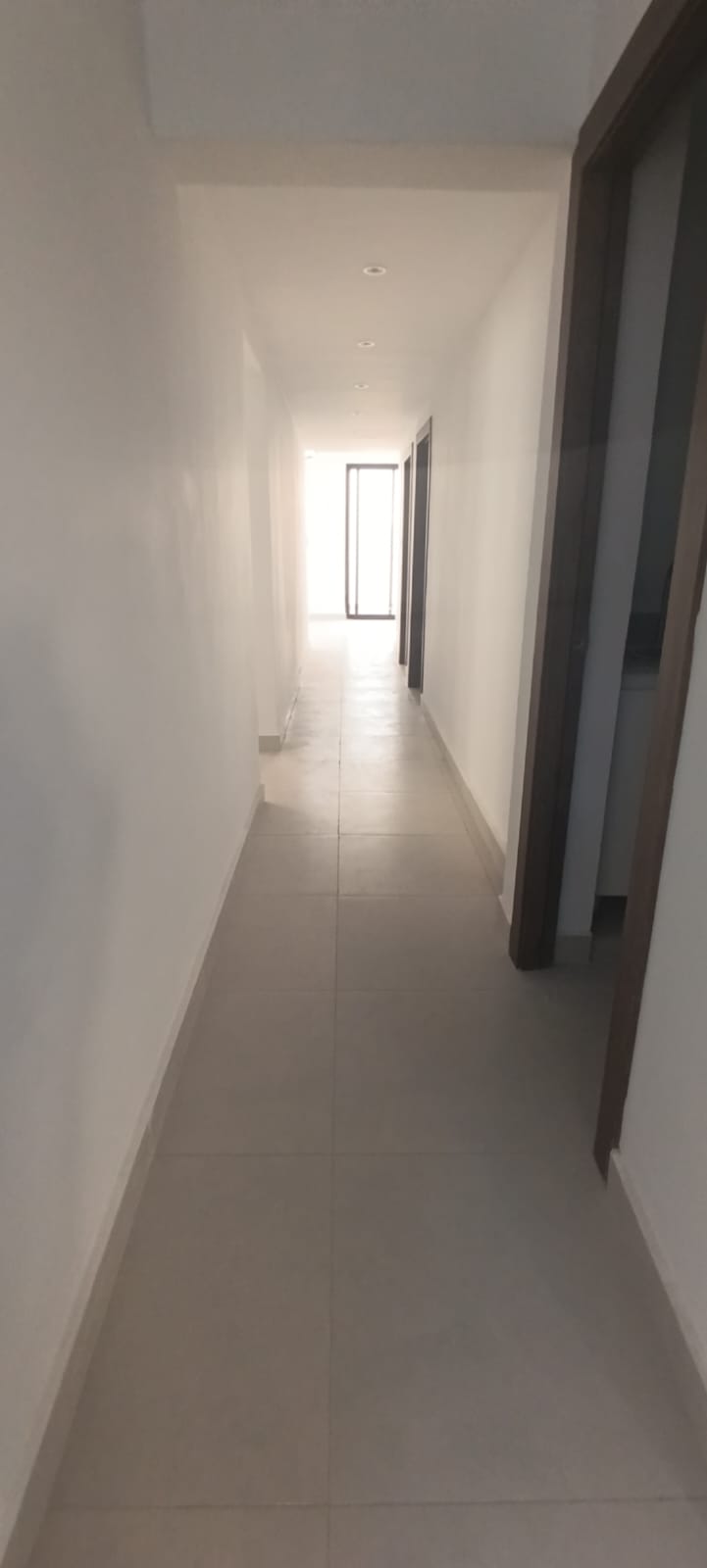 oficinas y locales comerciales - La Julia Excelen Local en Primer nivel con Terraza 8