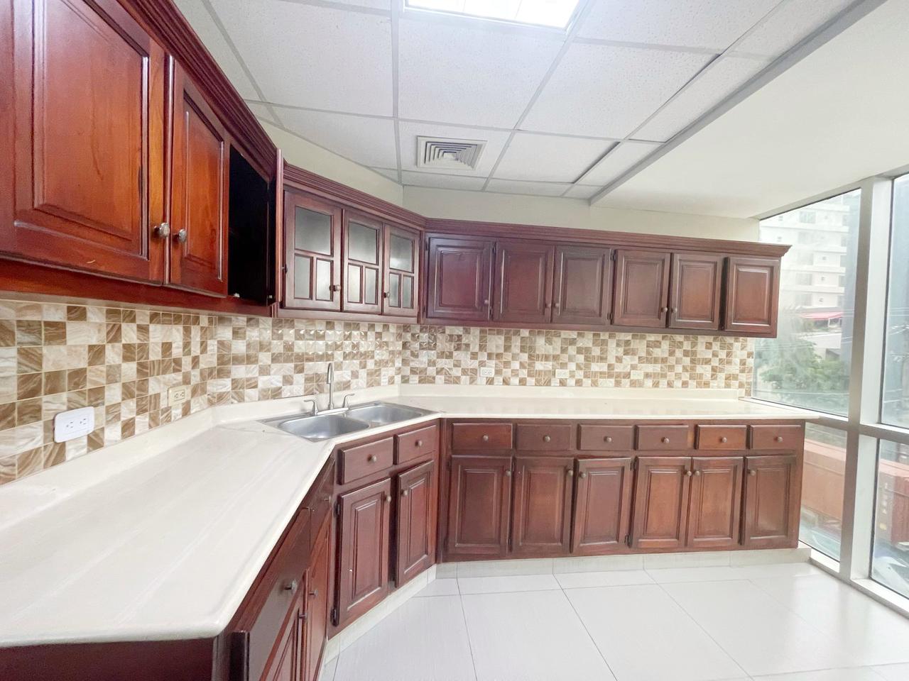 oficinas y locales comerciales - Alquiler local en la esperilla 4