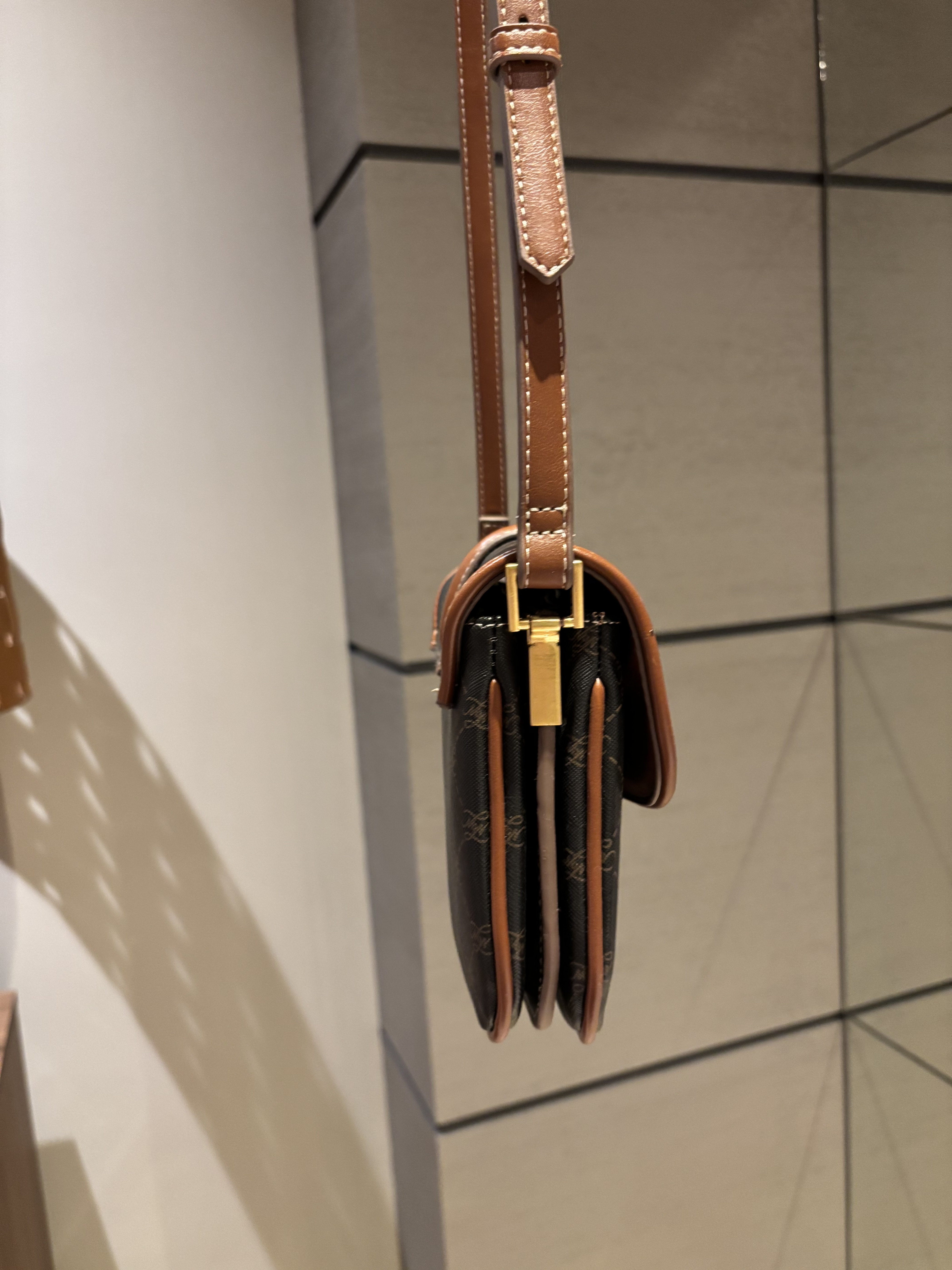 carteras y maletas - Cartera Crossbody Mango con Estampado marrón.  3