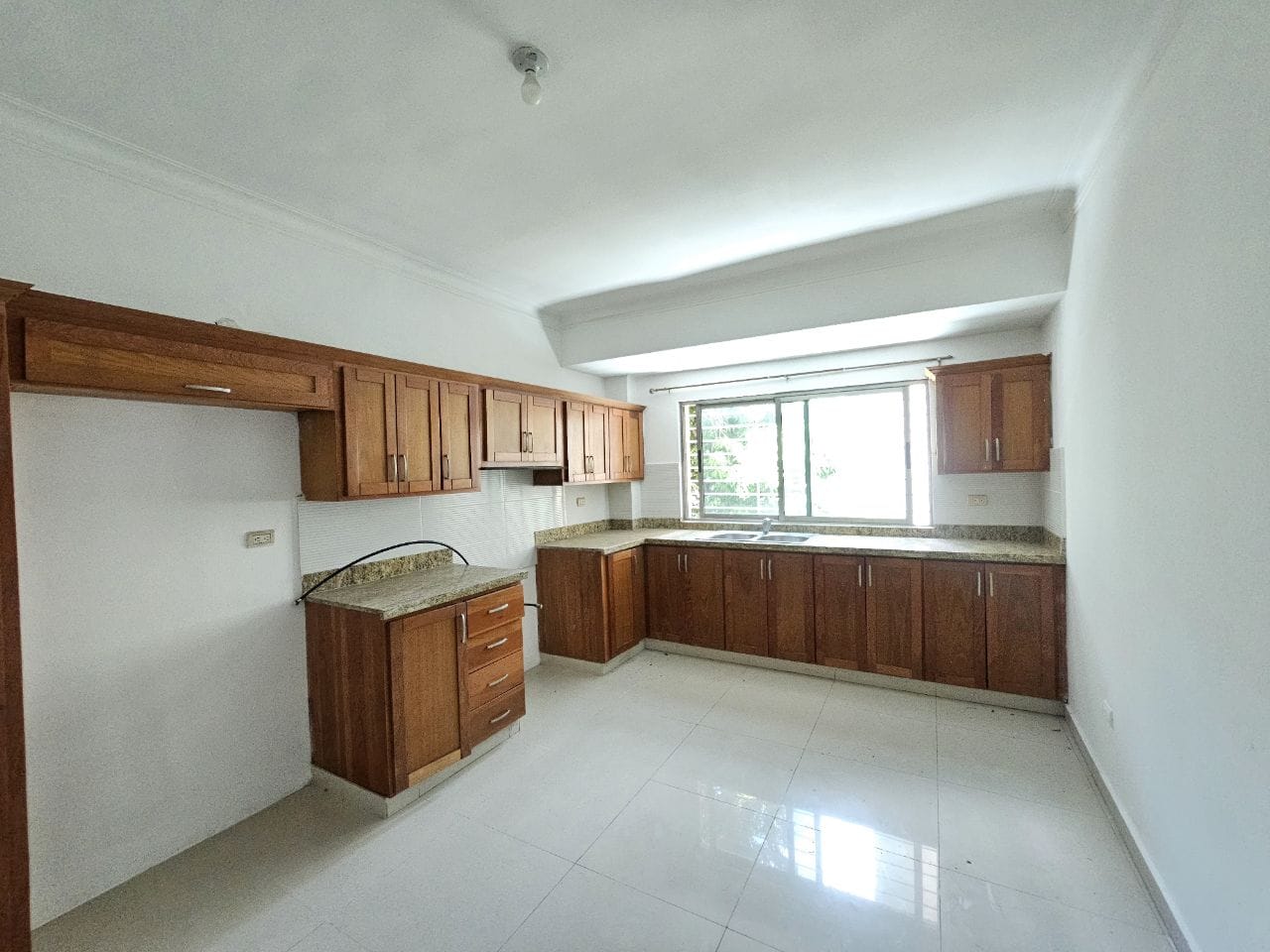 apartamentos -  Segundo Nivel con Terraza en El Millón ¡Espacioso y Exclusivo! 3