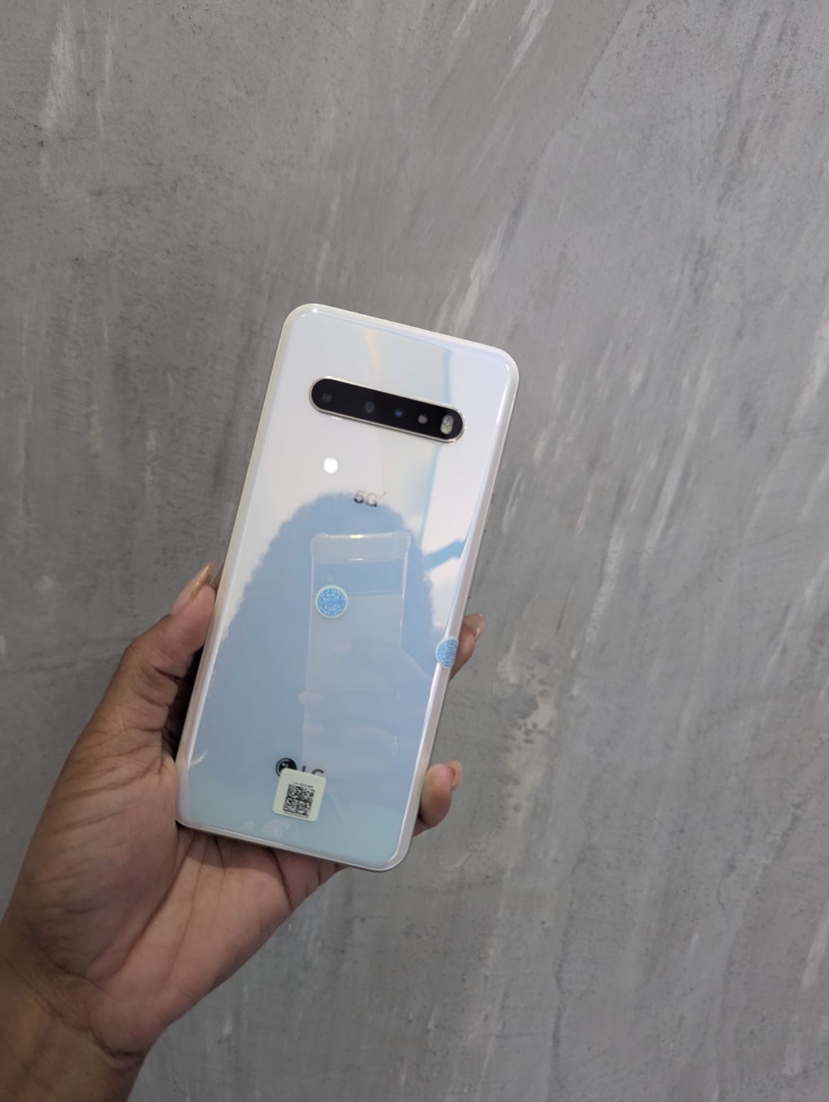 celulares y tabletas - LG v60  0