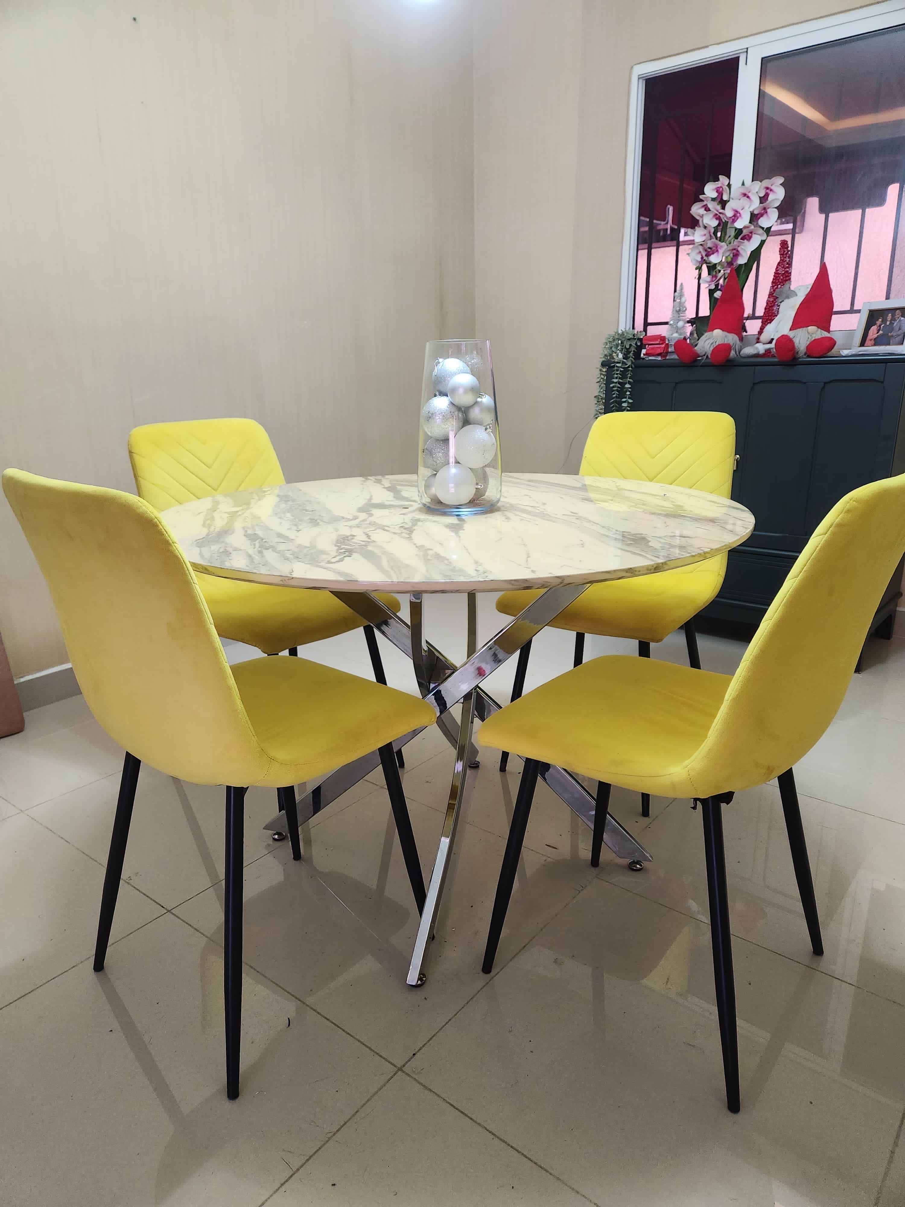 muebles y colchones - Vendo comedor de Ilumel como nuevo 