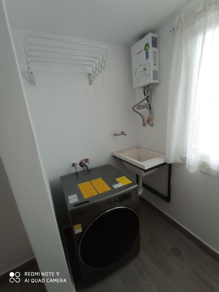 apartamentos - Apartamento con linea blanca en Evaristo Morales de Una Habitación. 4
