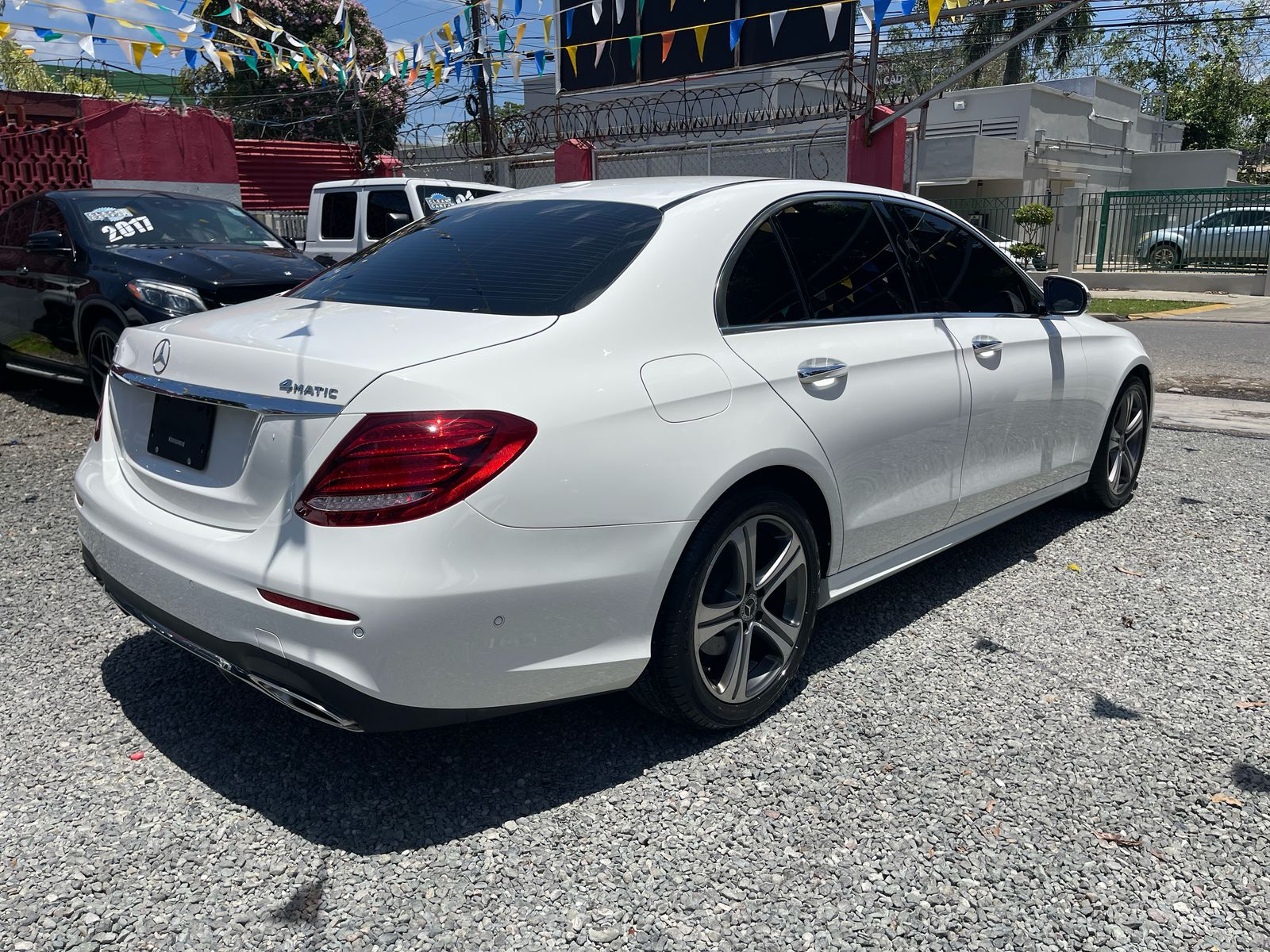 carros - Mercedes Benz E350 4Matic 2020 Clean Carfax 5