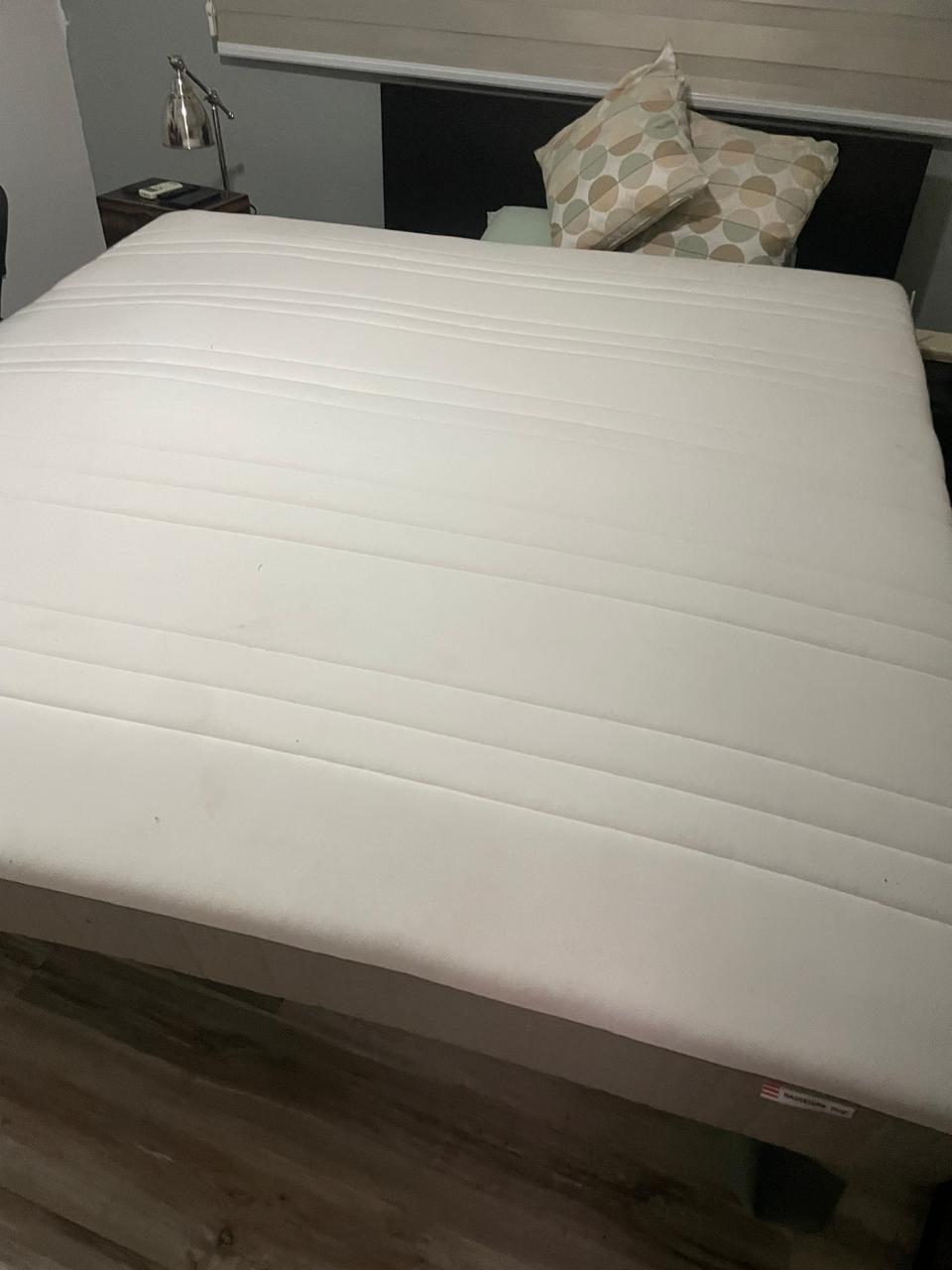 muebles y colchones - Colchón de IKEA (King)  2