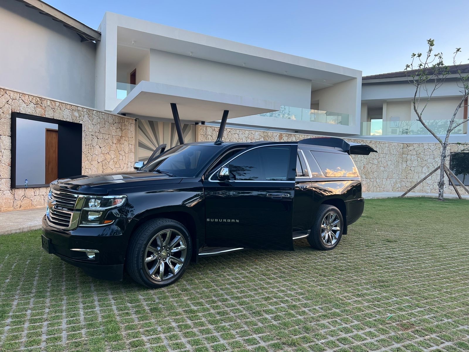 jeepetas y camionetas - Chevrolet Suburban  7