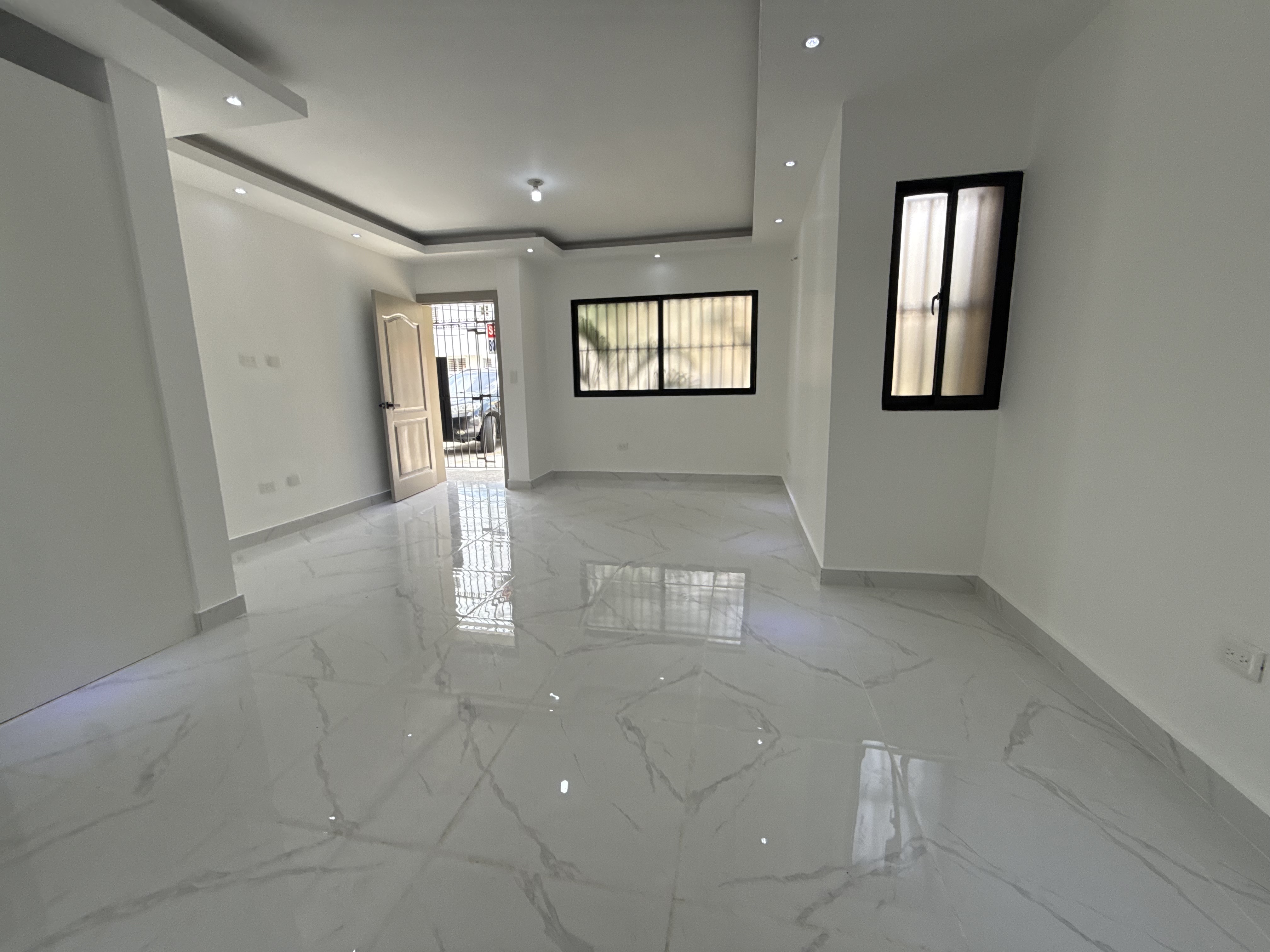 apartamentos - Vendo independencia klm 7 primer nivel 70 mtrs una 6