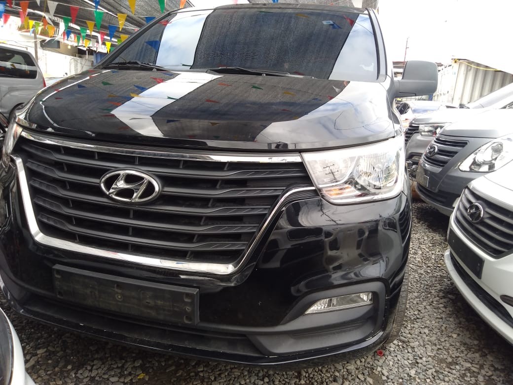 jeepetas y camionetas - HYUNDAI GRAND STAREX 2020 NEGRA 100-Automático-Hasta 1 Año de 2