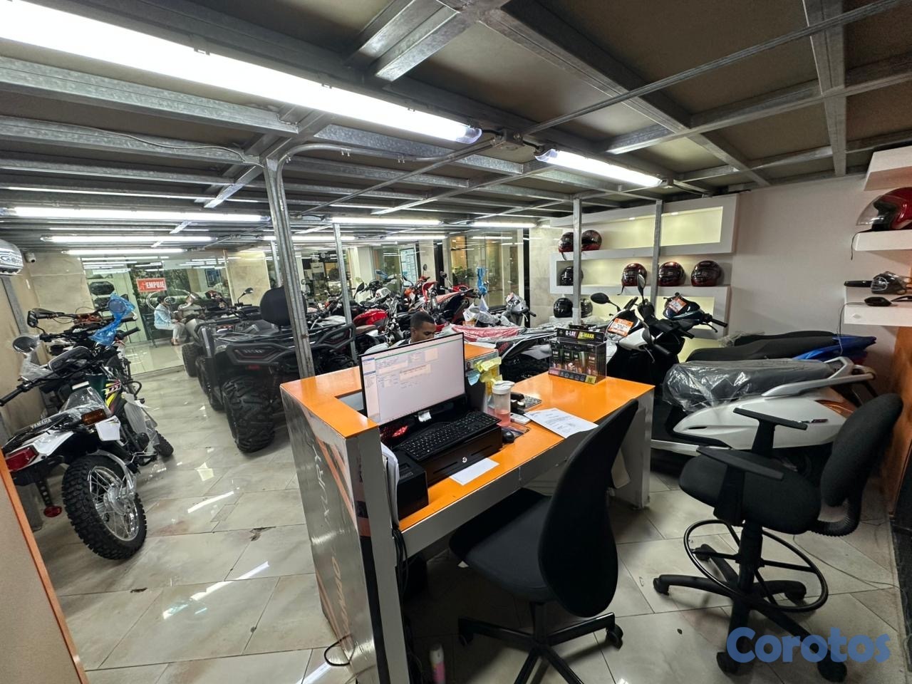 oficinas y locales comerciales - Oportunidad de Inversión Local con Doble Altura en 3