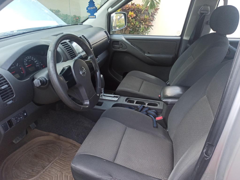 jeepetas y camionetas - Nissan Navara 2013 LE 4x4 Diesel 5