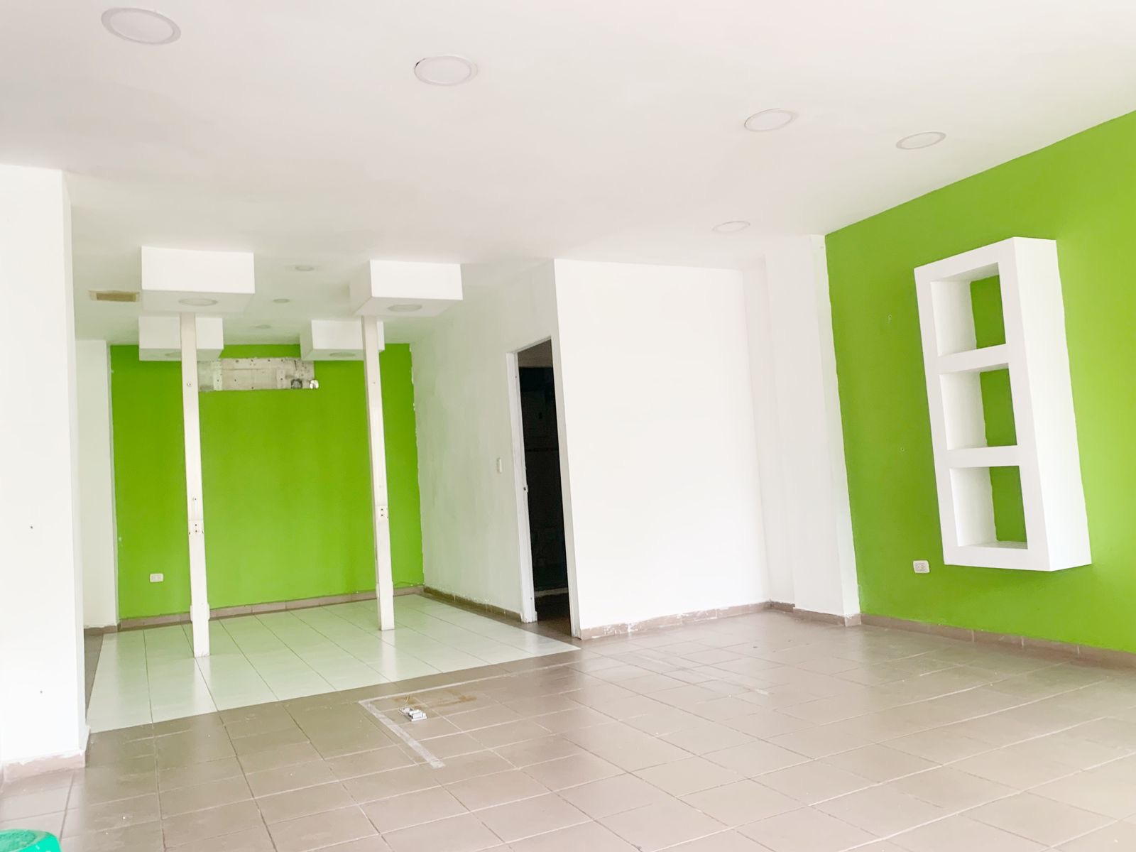 oficinas y locales comerciales - Locl céntrico en Venta  5