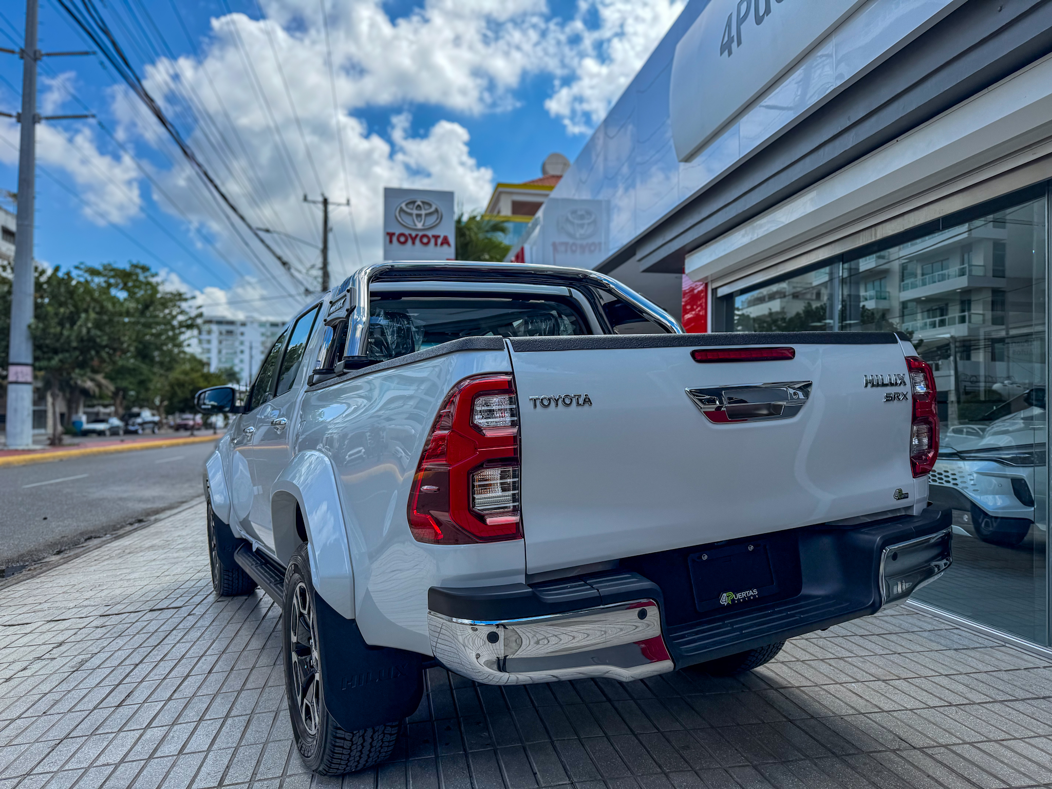 jeepetas y camionetas - TOYOTA HILUX LIMITED SRX (WIDE TREAD) 4X4 3