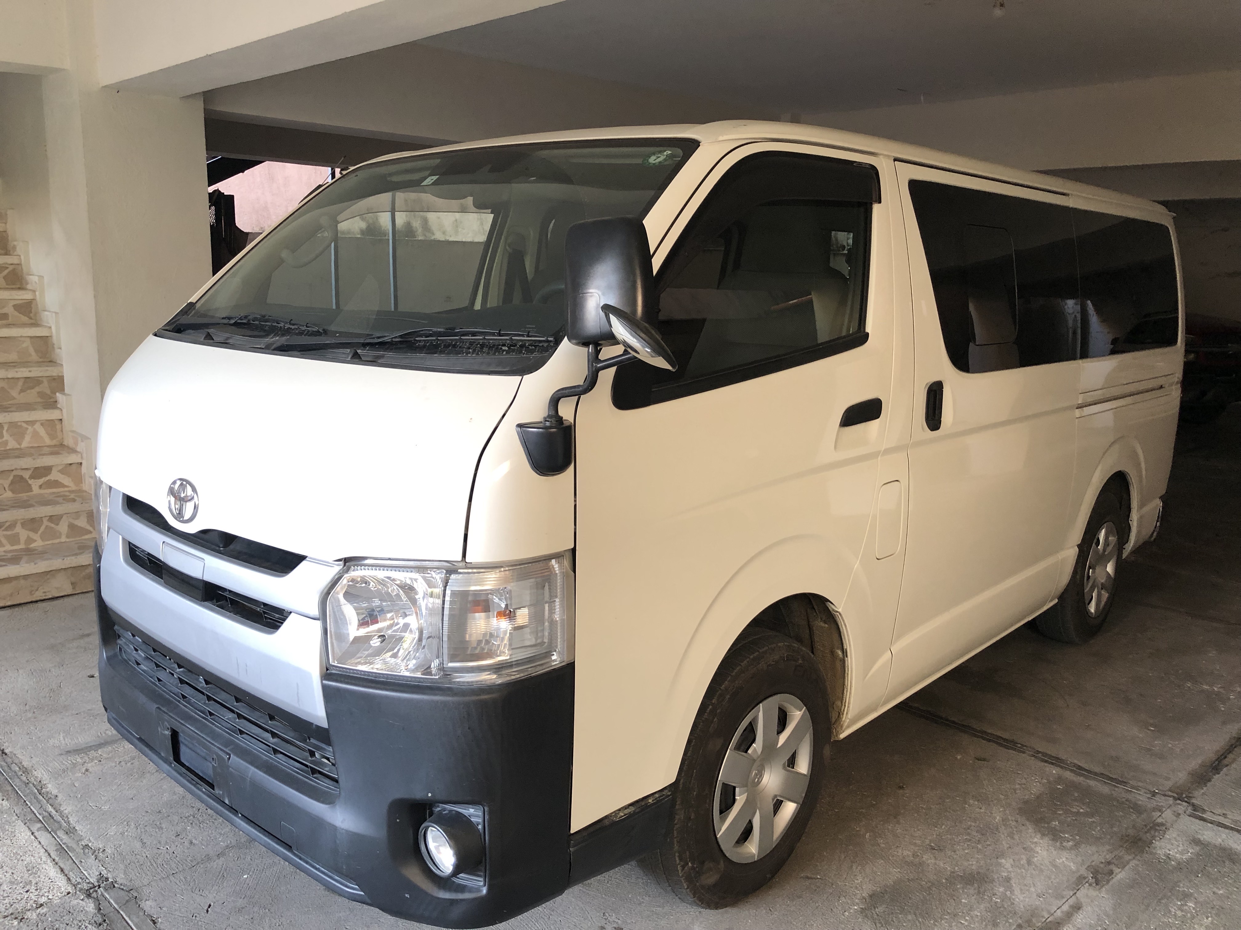 otros vehiculos - Toyota Hiace 2019 4x4 dissel en oferta 2
