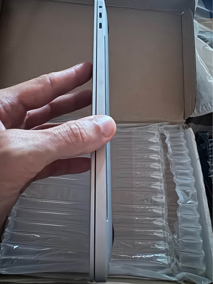 computadoras y laptops - Macbook Pro 16" / I9 / M4 Max / 32Gb RAM / 1000 GB SSD!!! Nueva !!! 3