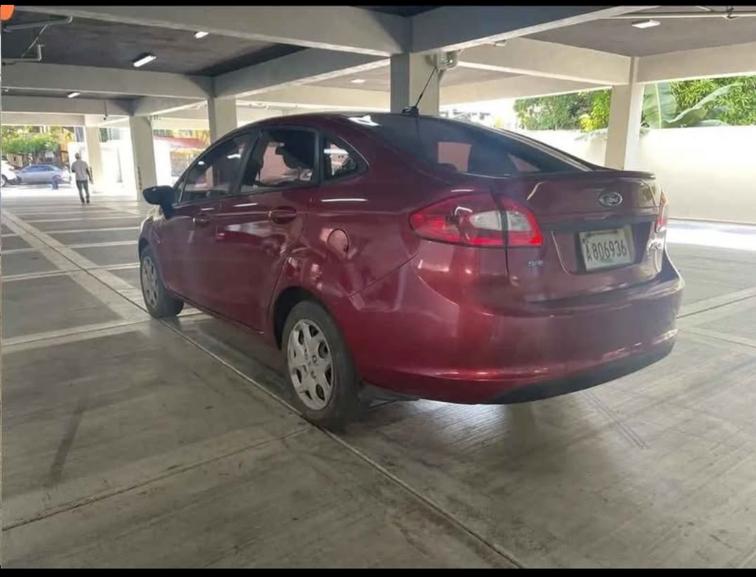 carros - Se vende Ford fiesta 2013  4
