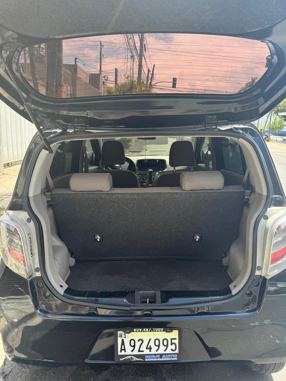 carros - Venta vehiculo Daihatsu Mira 2016 Negociable  2