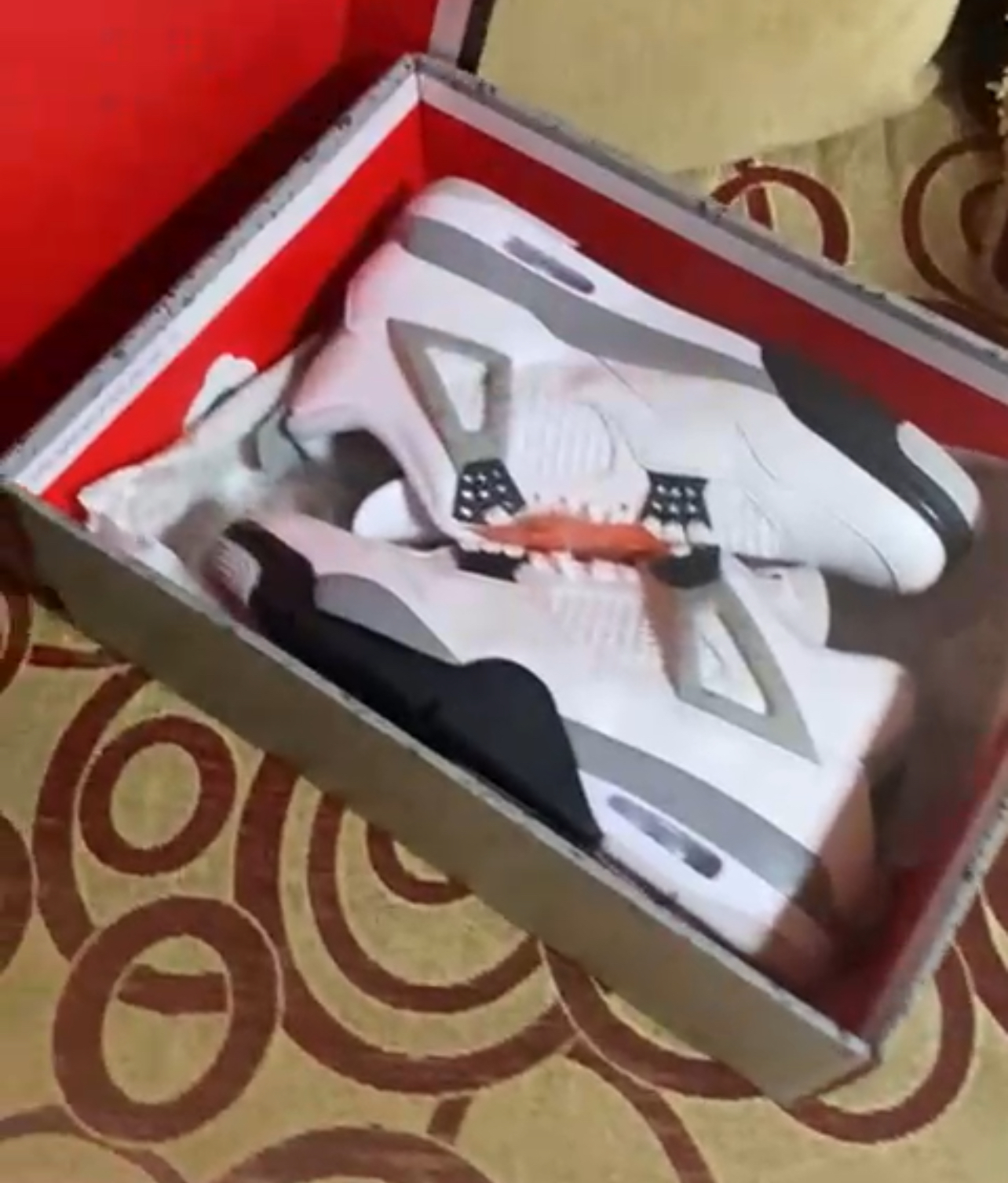 zapatos unisex - Jordan 4 white cement  3