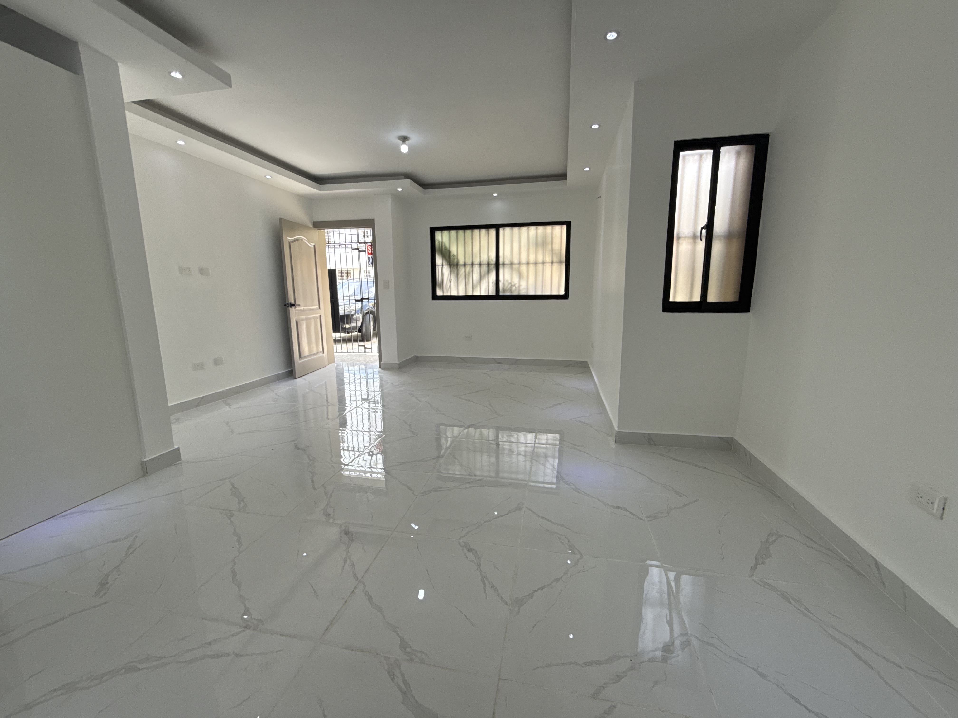 apartamentos - Vendo independencia klm 7 primer nivel 70 mtrs una 3
