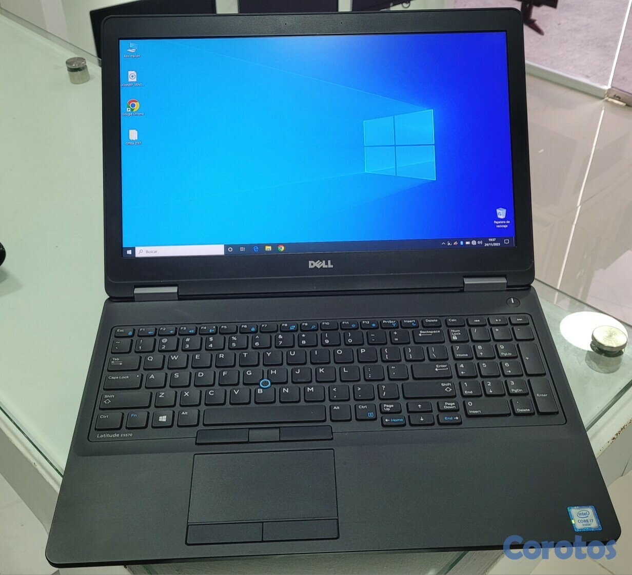 computadoras y laptops - Dell 5570 17 Pulg Core i7 6th Gen Ram 16gb ddr4 Disco SSD 512GB SSD ATY RADEON  2