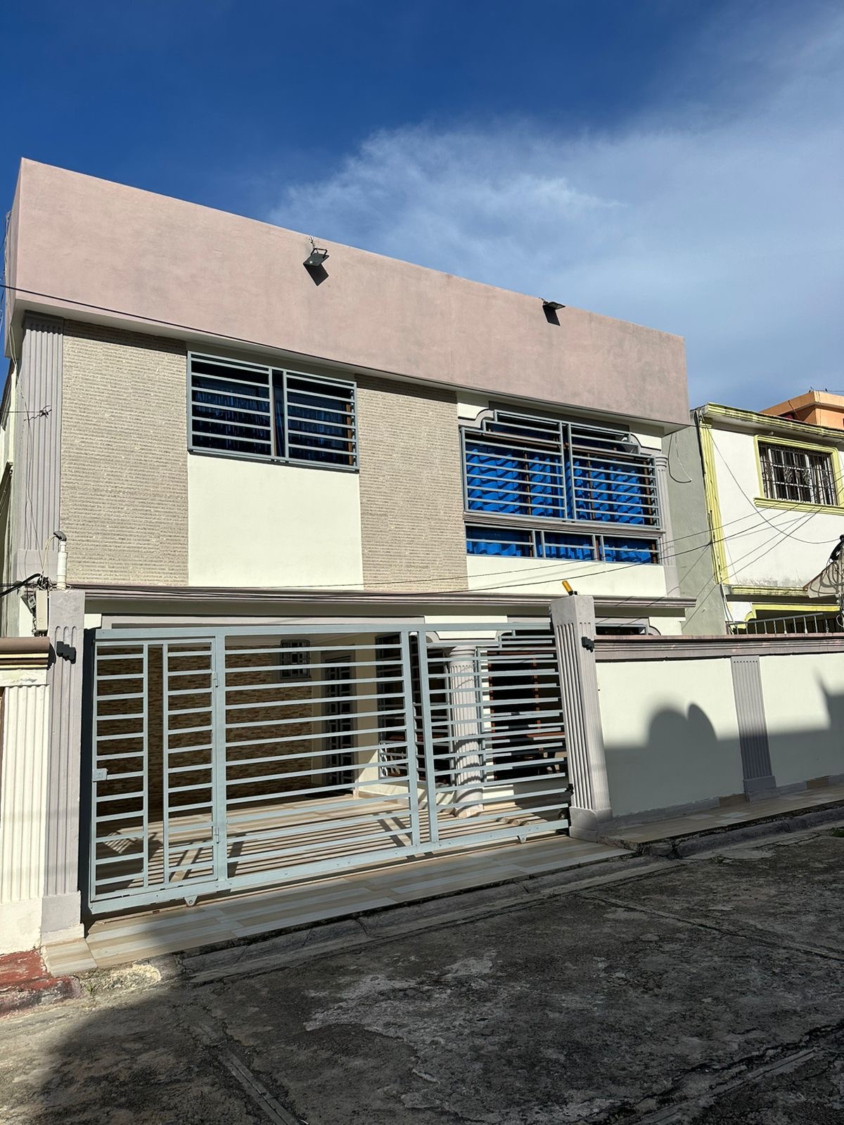 casas - Vendo casa Alma Rosa II Sto. Dgo. Este  2