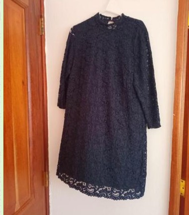 ropa para mujer - Vestido negro de encaje.