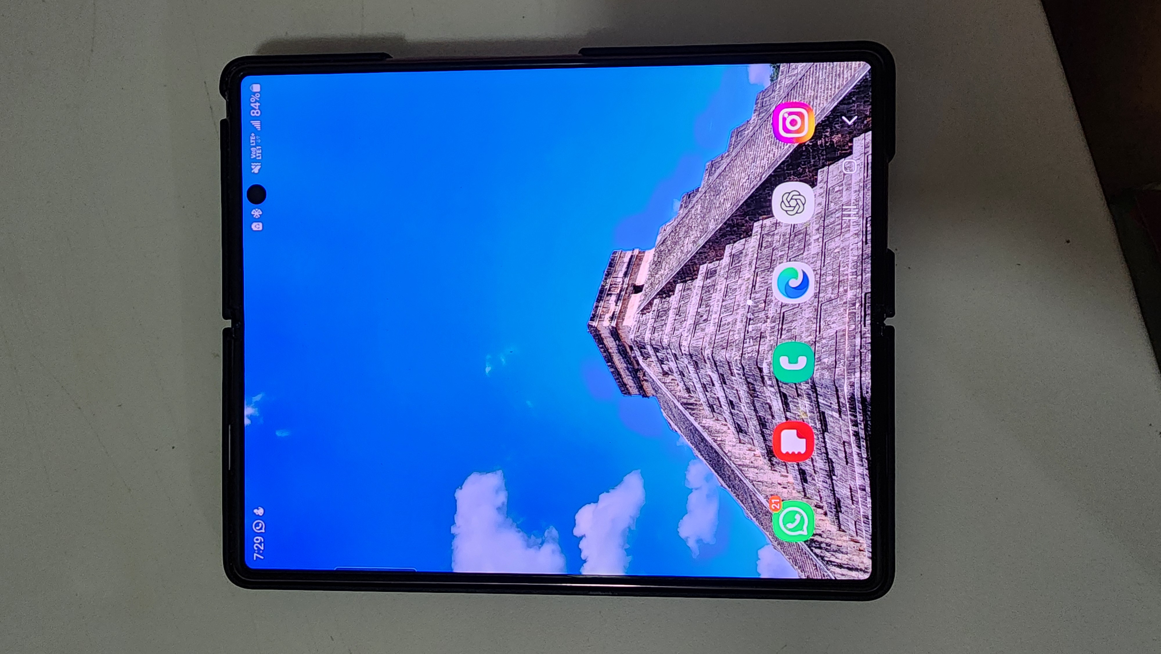 celulares y tabletas - Galaxy Fold 2 en buenas condiciones , funciona todo normal.  sin cargador 1