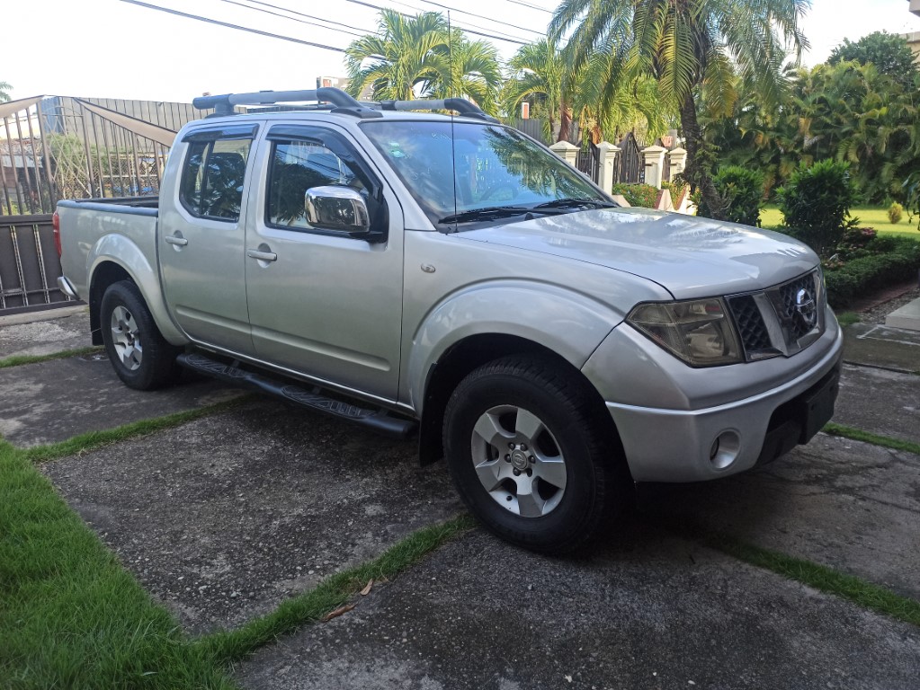 jeepetas y camionetas - Nissan Navara 2013 LE 4x4 Diesel 2