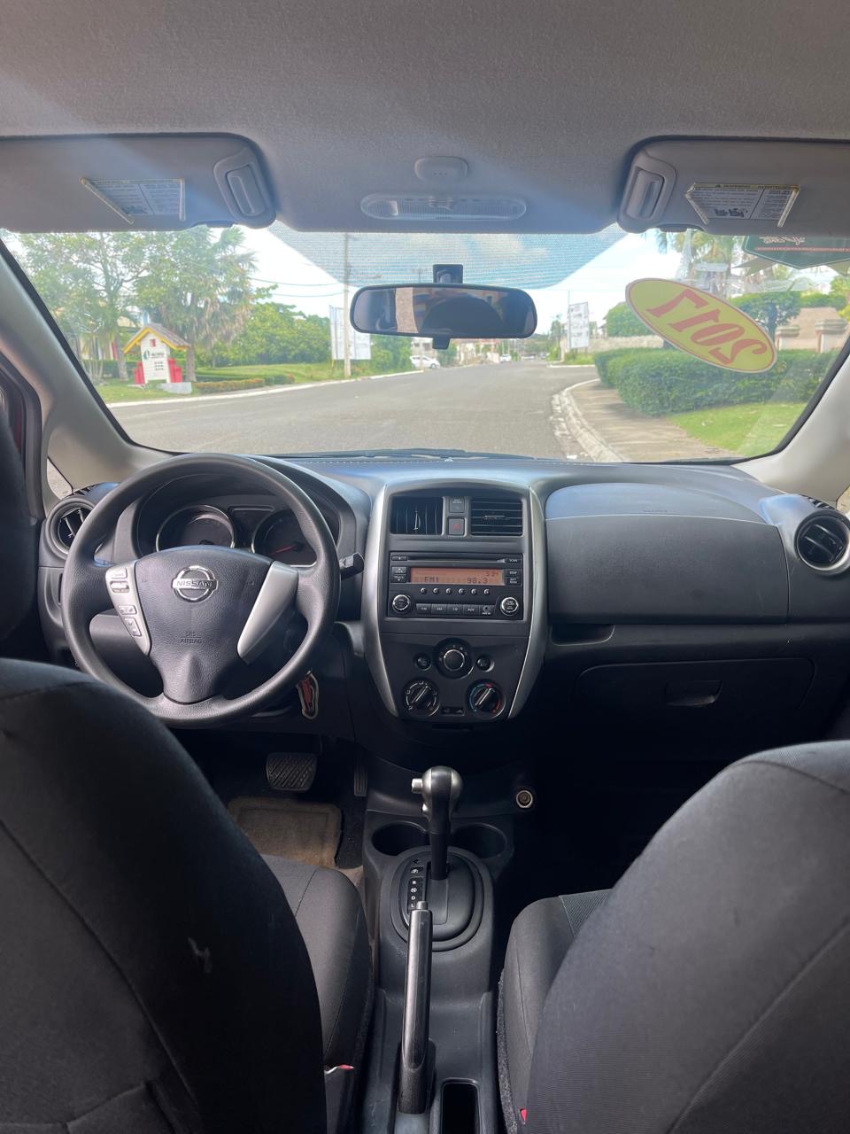 carros - Nissan versa 2017 9