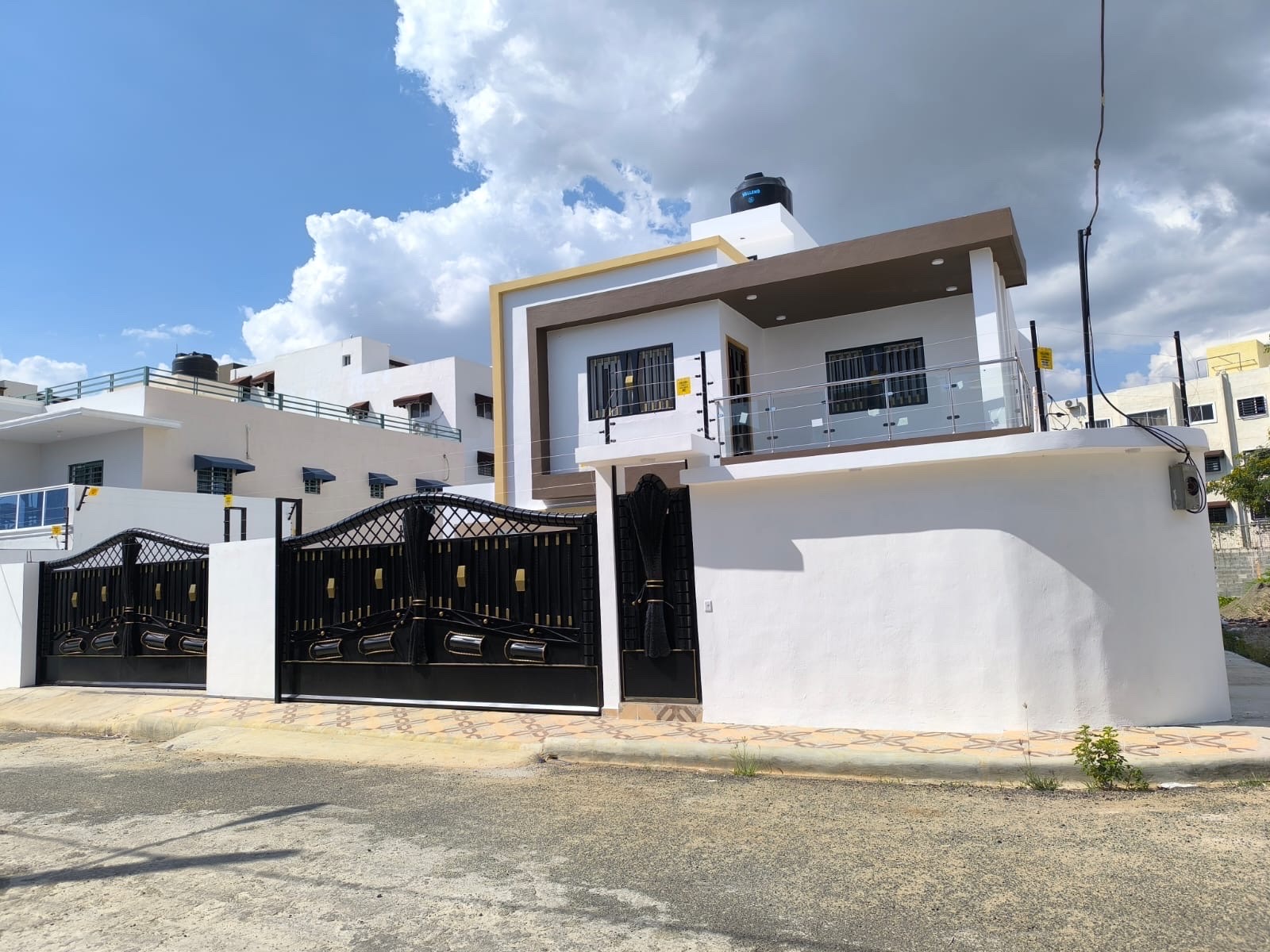casas - venta de casa en la autopista de san isidro con piscina prado oriental  7