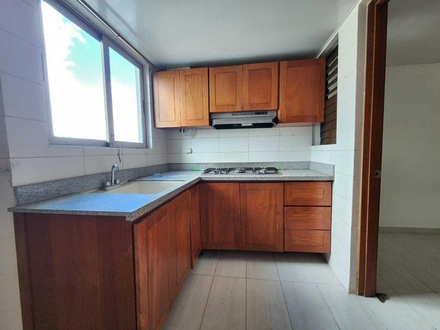 apartamentos - Apartamento en alquiler #24-1068 amplio balcón, 3 dormitorios, piscina, Gym 2