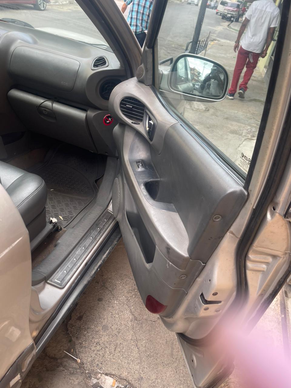 jeepetas y camionetas - VENDO VEHICULO EN BUEN ESTADO 6