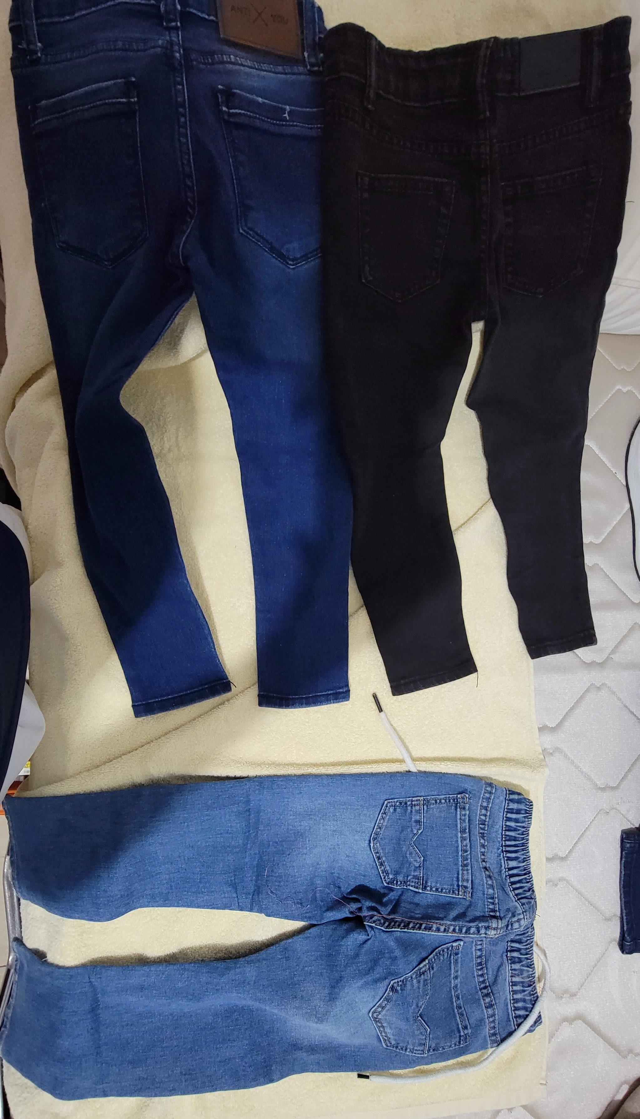 ropa y zapatos - **Vendo ropa pantalones cortos, jean zapatos, croc 2