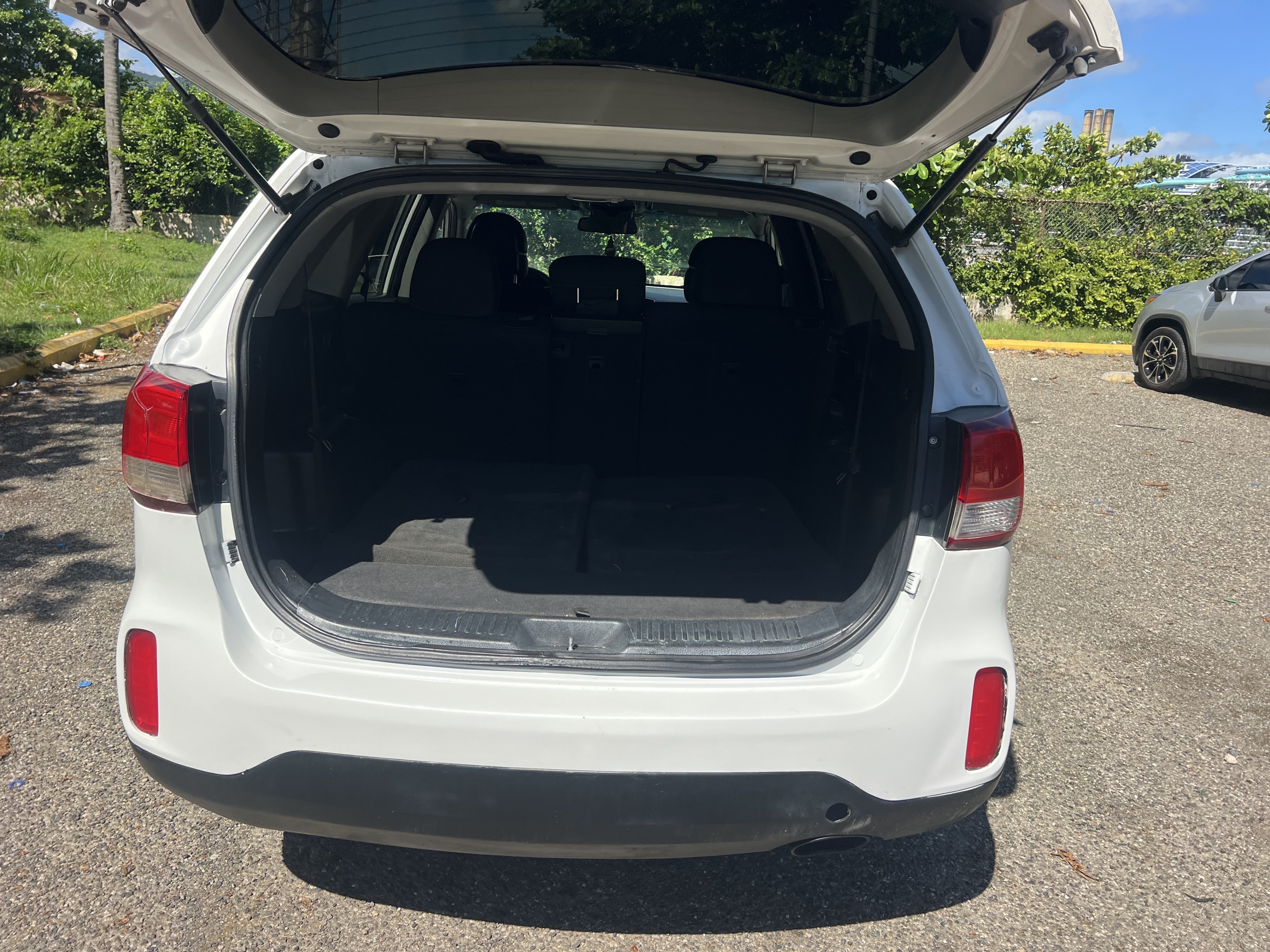 jeepetas y camionetas - VENDO KIA SORENTO DE OPORTUNIDAD
2 meses de garantía para el motor y transmisión 3