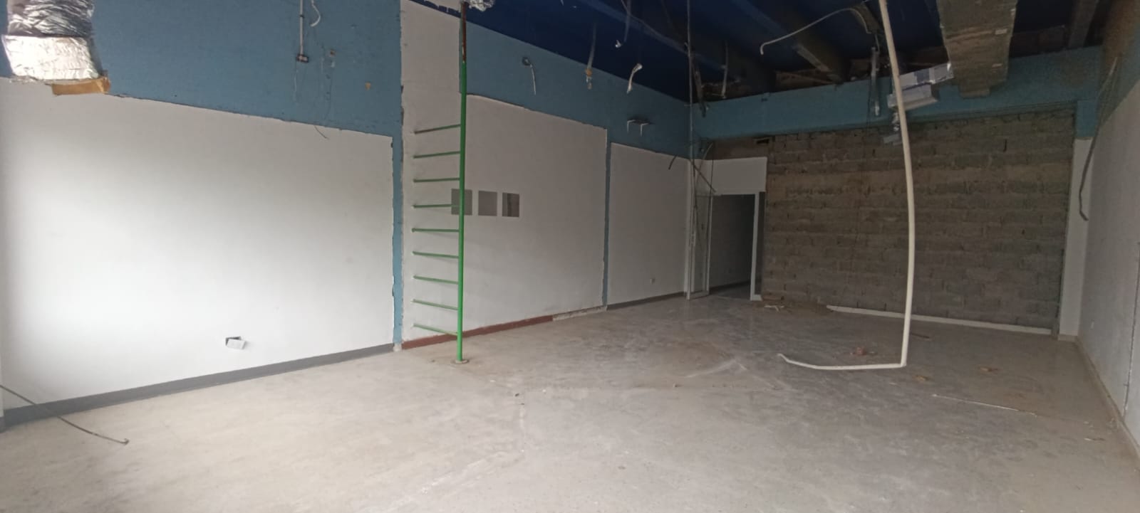oficinas y locales comerciales - LOCAL COMERCIAL RÓMULO 130 MTS EXCELENTE PUNTO CUALQUIER TIPO DE NEGOCIO 1