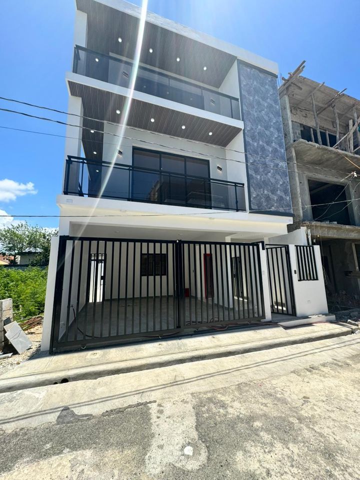casas - Casa con piscina lista para entrenar 0