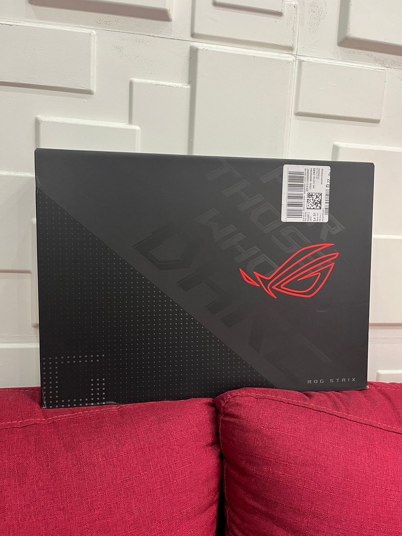 computadoras y laptops - ASUS ROG STRIX G713P RYZEN 9 SELLADA 