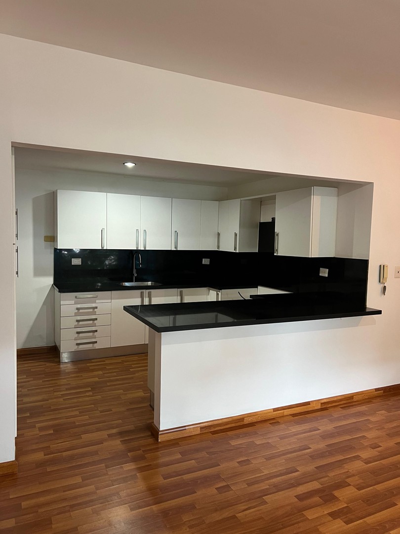 apartamentos - Apartamento en venta en Evaristo Morales, cómodo y practico de 2 habitaciones