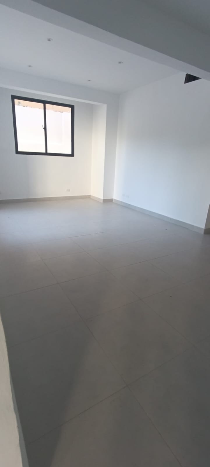 oficinas y locales comerciales - La Julia Excelen Local en Primer nivel con Terraza 6