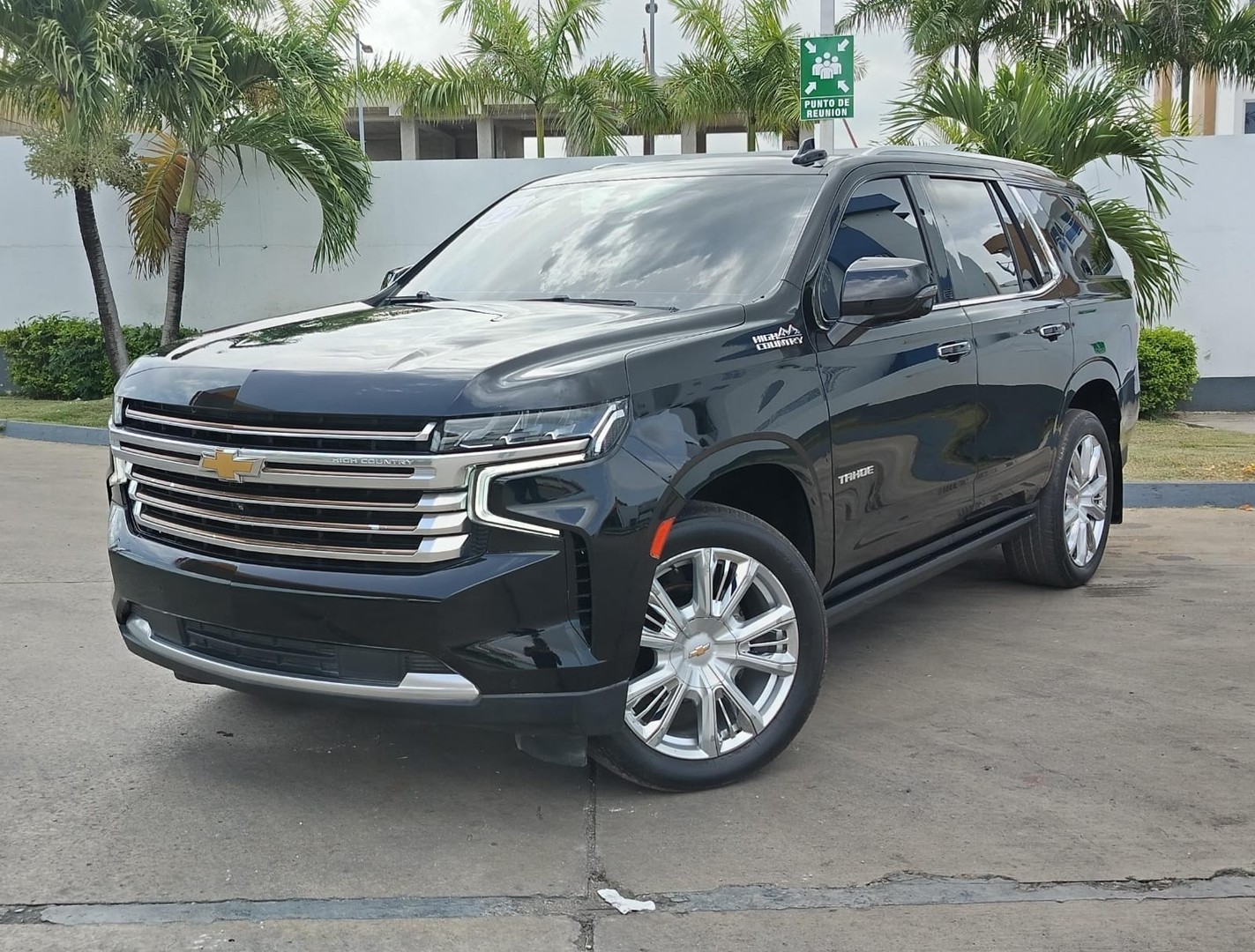jeepetas y camionetas - CHEVROLET TAHOE HIGH COUNTRY 2022 0