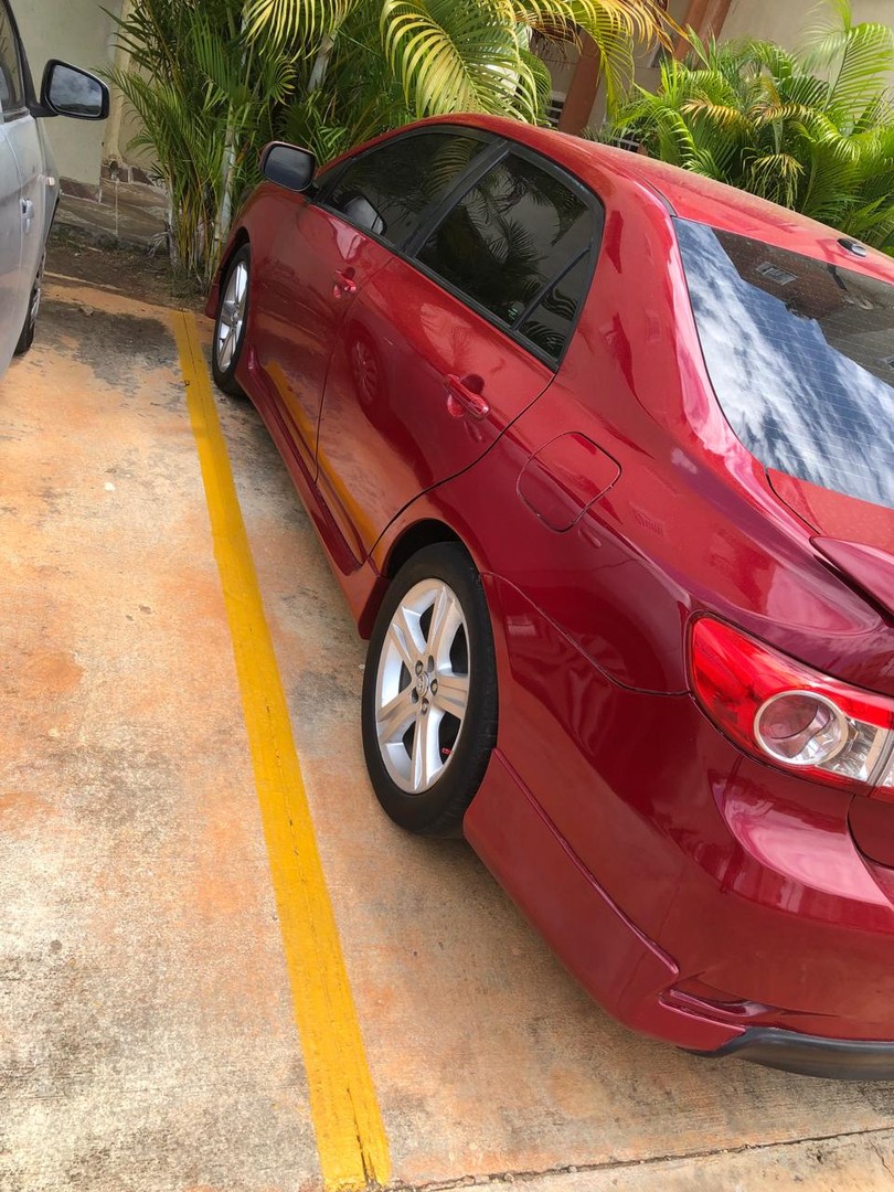 carros - Toyota Corolla tipo S año 2013 4