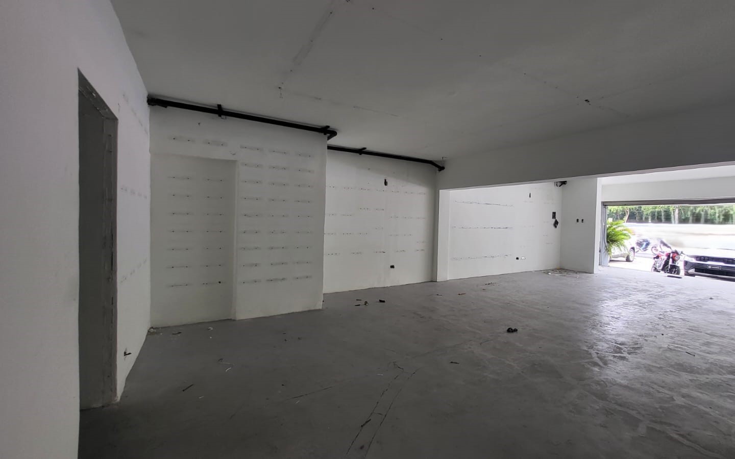 oficinas y locales comerciales - Local en Alquiler en El Vergel 190mts 4