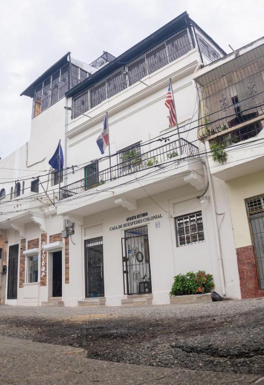 otros inmuebles - Hotel en la zona colonial mas cafeteria 