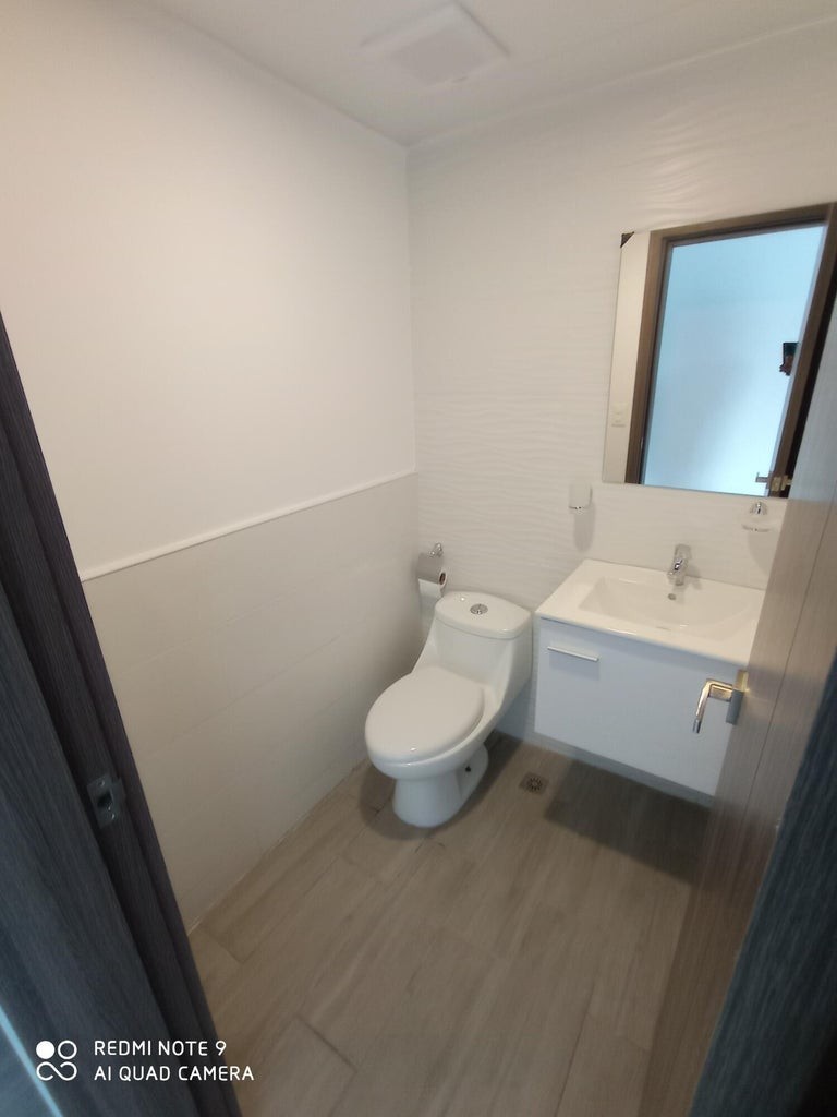 apartamentos - Apartamento con linea blanca en Evaristo Morales de Una Habitación. 2