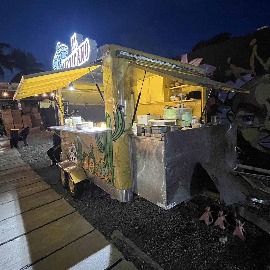 equipos profesionales - Se vende carro FoodTruck listo. 0